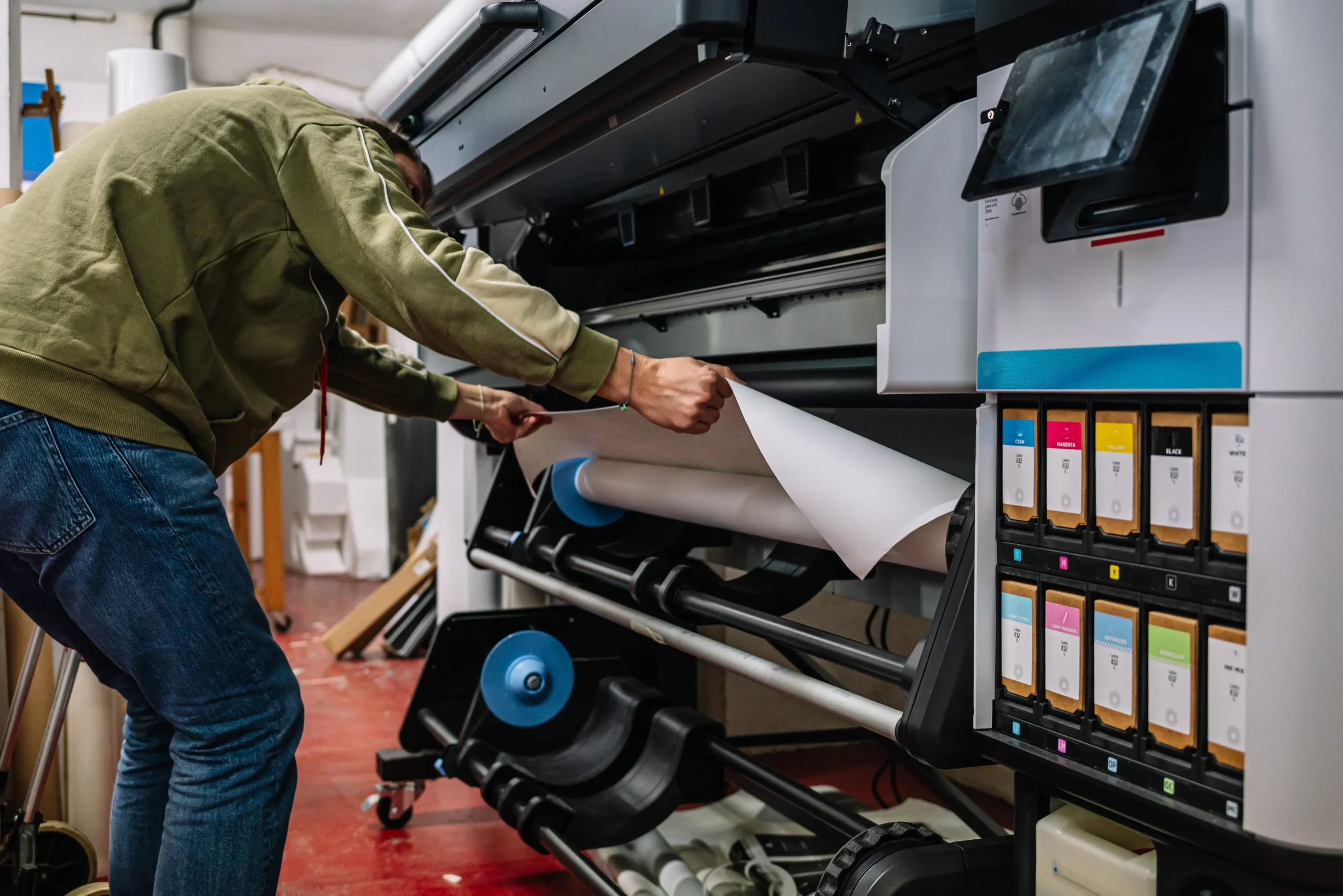 anonymous-man-printing-banner-in-printing-office-2026-01-07-00-18-02-utc (1)